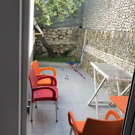 Dhoma Plazhi Fjoro * Sarandë