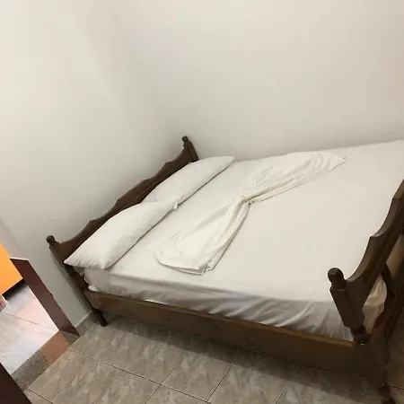 Appartamento Dhoma Plazhi Fjoro *